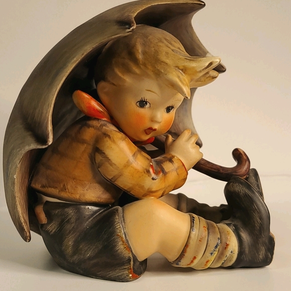 Vintage Umbrella boy hummel Figurine 152/0A TMK4